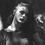 Profile Picture of Frances Bean Cobain Central (@francesbeancobaincentral2796) on Youtube