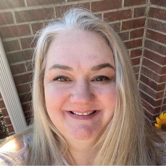 Profile Picture of Kendra Townsend (@kendra2325) on Poshmark