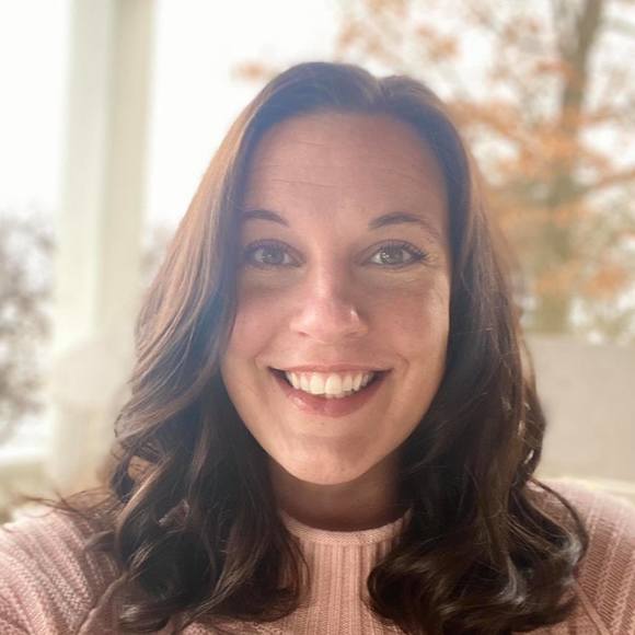 Profile Picture of Kelsey Case (@kelseyjcase) on Poshmark
