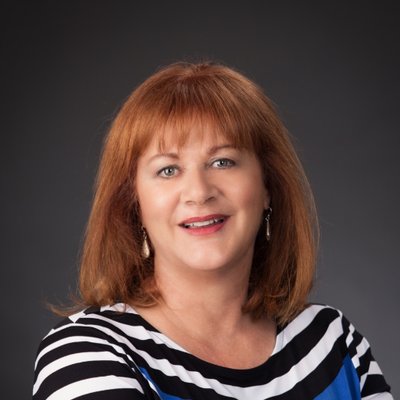 Profile Picture of Vivian Lambert (@DreamsofHomes) on Twitter