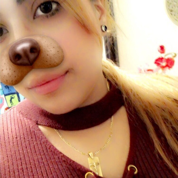 Profile Picture of Illa Illa (@illa_2) on Poshmark