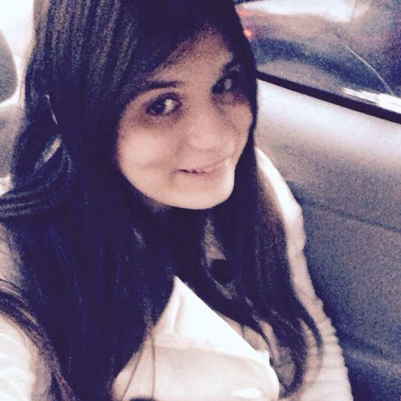 Profile Picture of Andreia Almeida (@gospellover19) on Poshmark