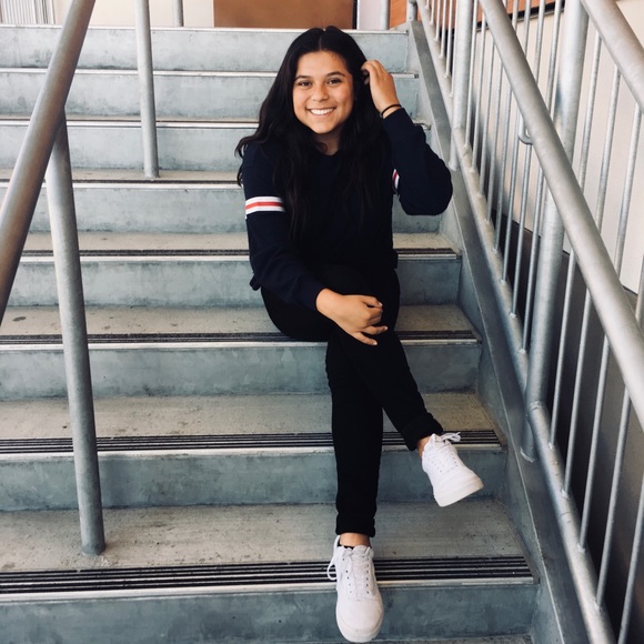 Profile Picture of Lauren Kleib (@laurenkleib) on Poshmark