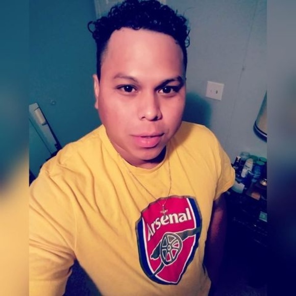 Carlos canela Umaña - Poshmark Profile Picture of Carlos canela Umaña (@ariana2310) on Poshmark