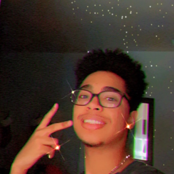 Samuel Trinidad - Poshmark Profile Picture of Samuel Trinidad (@samueltrinid857) on Poshmark