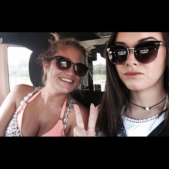 Profile Picture of Ashlyn Pietraniec (@apietraniec) on Poshmark