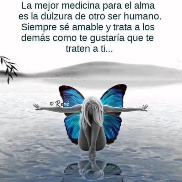 Profile Picture of Loraynee Florian (@lorayneeflorian) on Poshmark