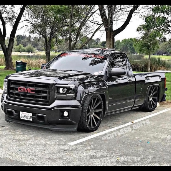 Profile Picture of Juan Ruiz (@juan_2207) on Poshmark