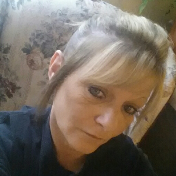 Profile Picture of Sunny Brumley (@cdsonja123) on Poshmark