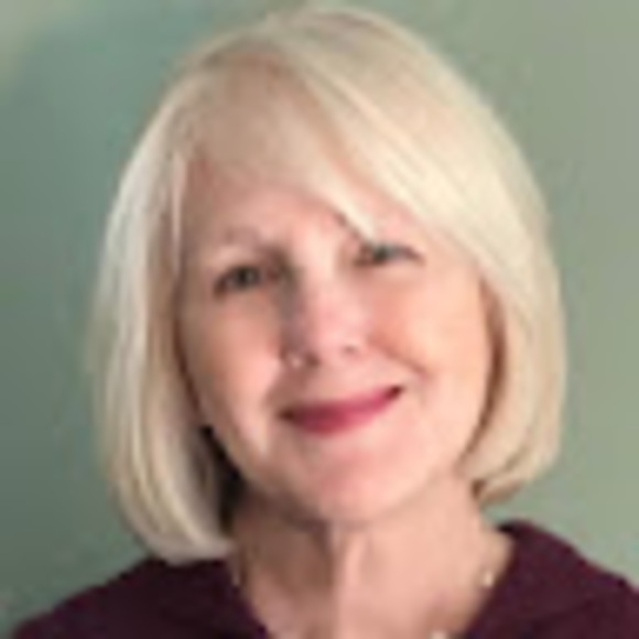 Profile Picture of Donna Shoemaker (@donnadshoemaker) on Poshmark