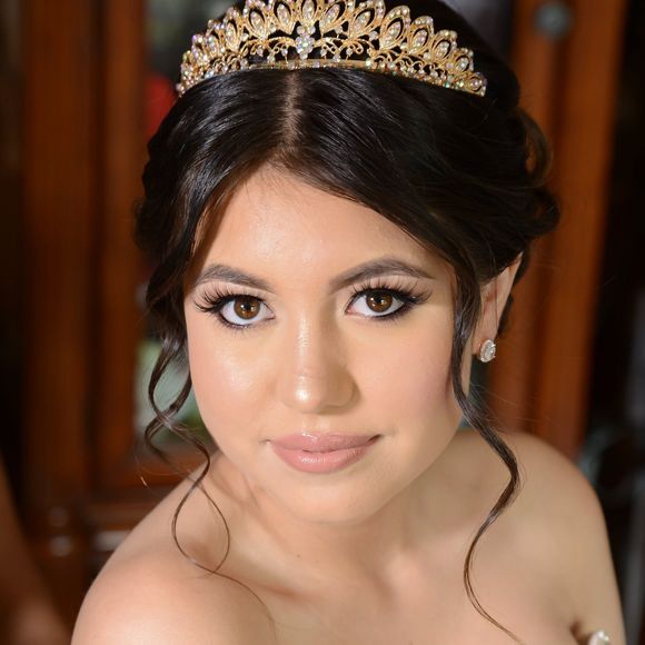 Profile Picture of Cari Cari (@cari_cari) on Poshmark