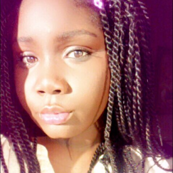 Ariel Lamar - Poshmark Profile Picture of Ariel Lamar (@aribear123) on Poshmark