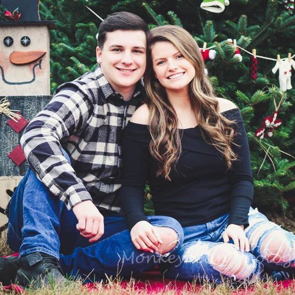 Profile Picture of Hailey Henninger (@haileyhenninger) on Poshmark