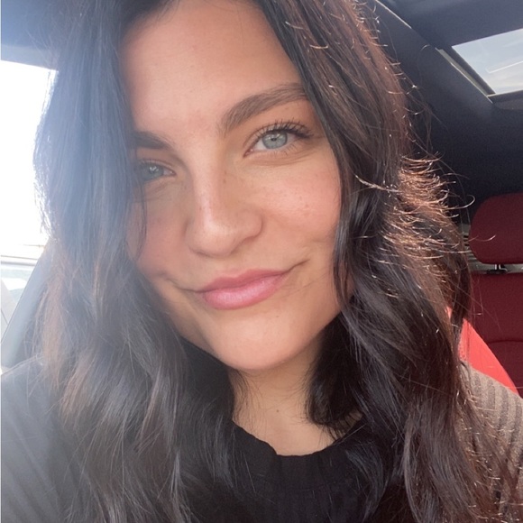 Profile Picture of Karli Clausen (@claus1kb) on Poshmark