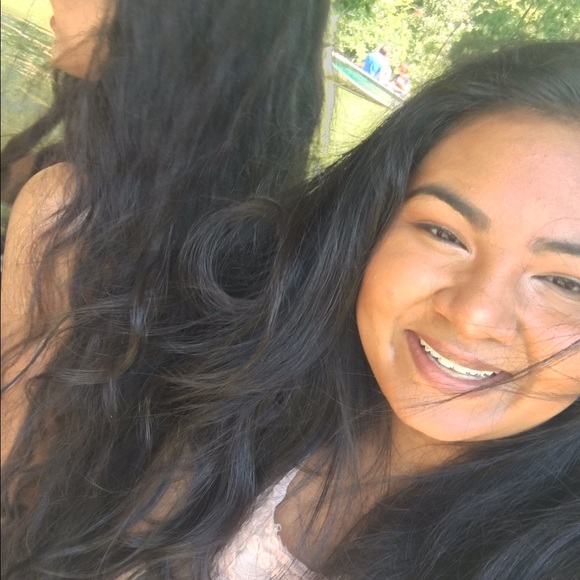 Profile Picture of Christy Sarran (@cveena_s) on Poshmark