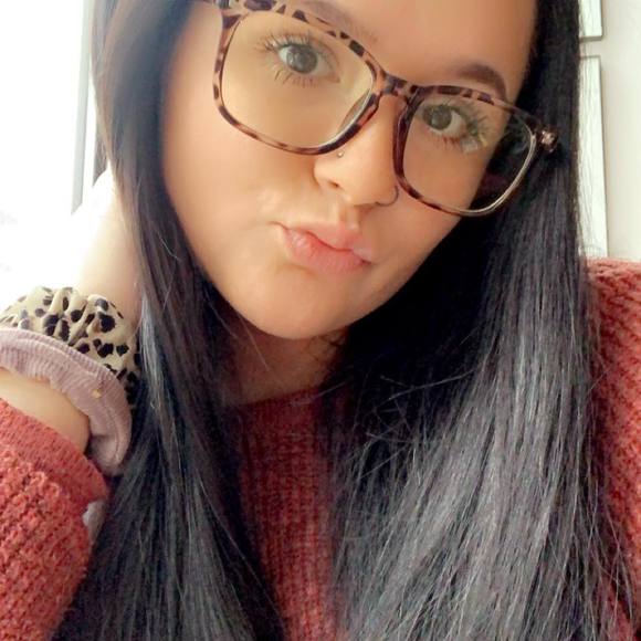 Profile Picture of Jordyn Bauman (@jordyn_bauman) on Poshmark