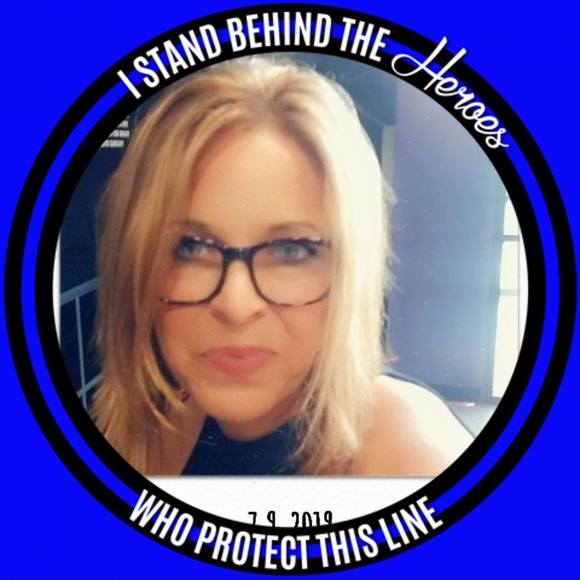 Profile Picture of Charity Schultz (@charityschultz) on Poshmark