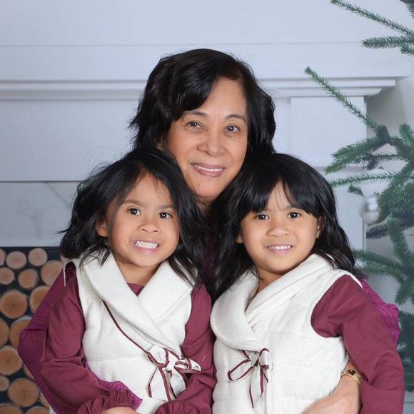 Profile Picture of Nelly Reynante (@nreynante) on Poshmark