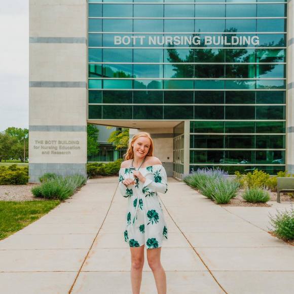 Profile Picture of Megan Lagrois (@meglagrois) on Poshmark