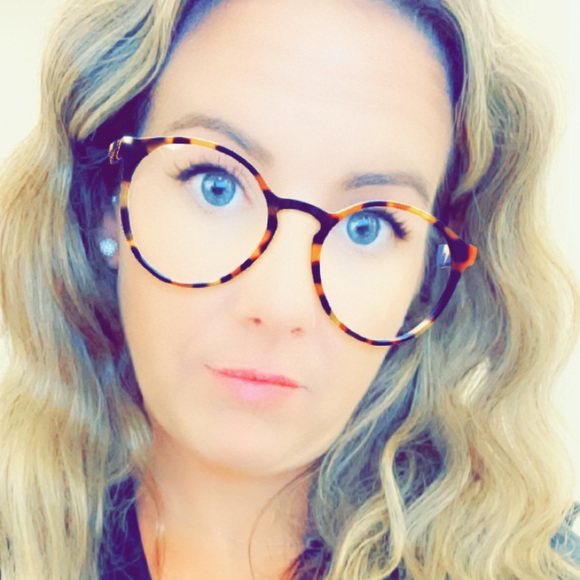 Profile Picture of Meredith Schobel (@meredith596) on Poshmark