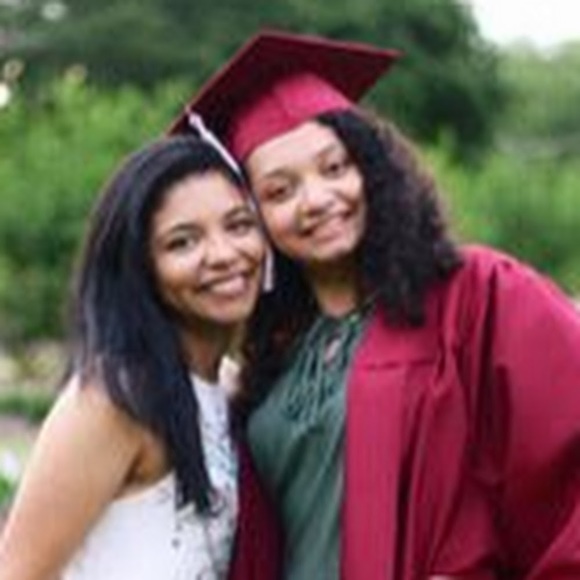 Profile Picture of Catherine Espinal (@espinal98) on Poshmark