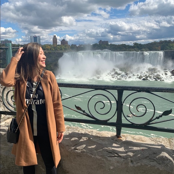 Profile Picture of Alexandra Bolduc (@alexandrabol996) on Poshmark