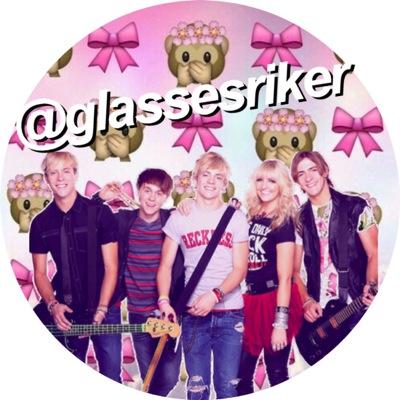 Profile Picture of Allyson Lynch (@glassesriker) on Twitter