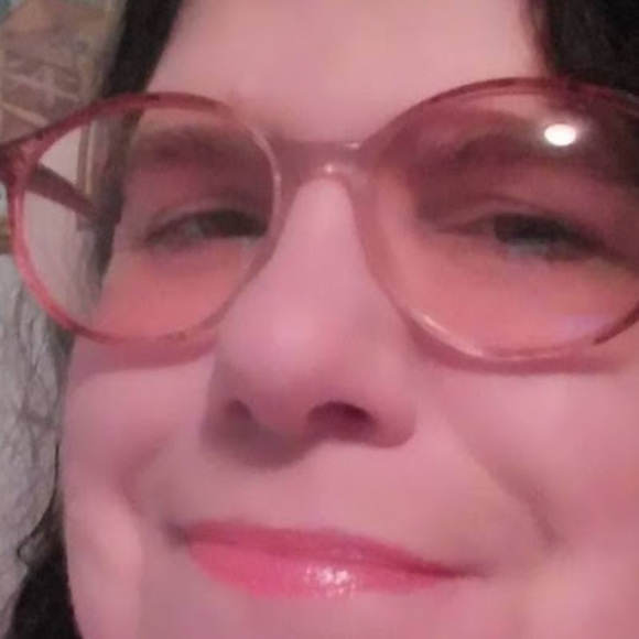 Profile Picture of Sheila Gazlay (@sheilagazlay) on Poshmark