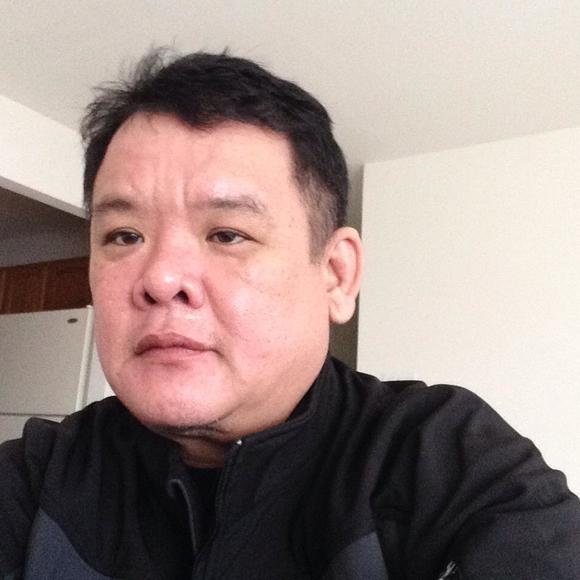 Profile Picture of Sem Sem sem v (@sem_s) on Poshmark