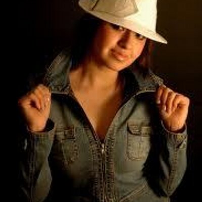 Profile Picture of Lucia Ledesma (@lucialedesma20) on Twitter