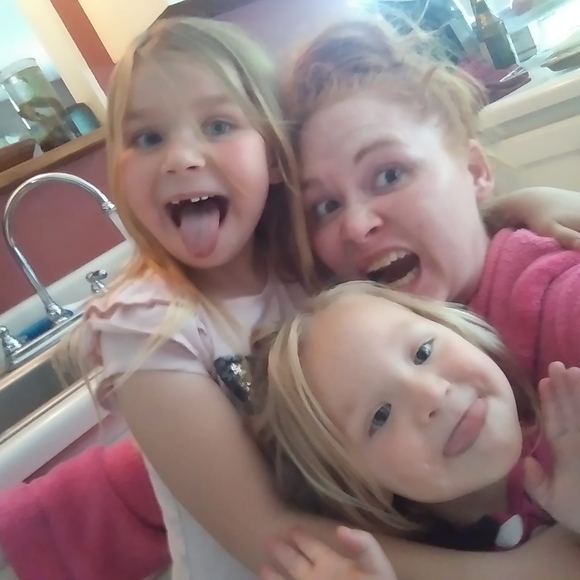 Profile Picture of Heather-zachary Trezek (@heathee86) on Poshmark