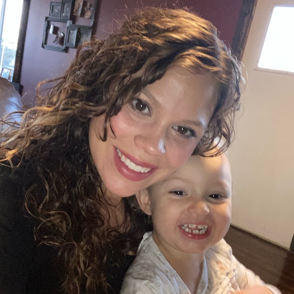 Profile Picture of Meagan Runzer (@meaganrunzer) on Poshmark