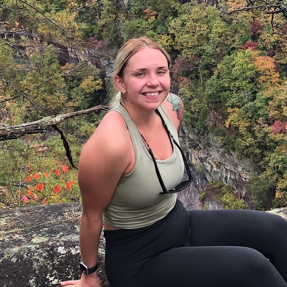 Profile Picture of Sydni Simmerson (@stfusydni) on Poshmark