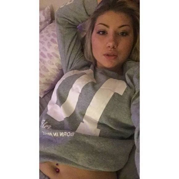 Profile Picture of Lauren Foreshá (@laurenforesha00) on Poshmark