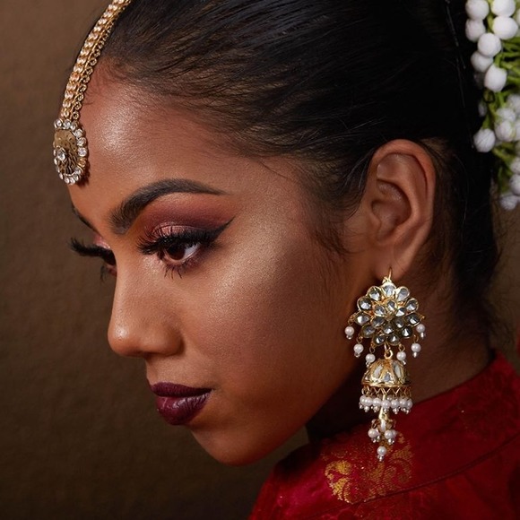 Profile Picture of Suranya Siriwardana (@suranya2004) on Poshmark