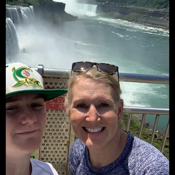 Profile Picture of Heather Karzmer (@heatherkarz) on Poshmark
