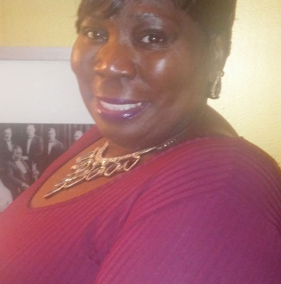 Profile Picture of Ernestine Moses (@enoses_40) on Poshmark