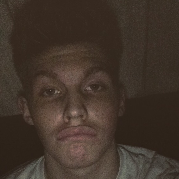 Profile Picture of Brandon Dade (@brandon9818) on Poshmark