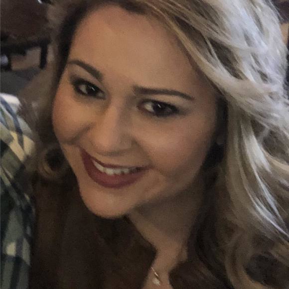 Profile Picture of Alex Garthwaite (@adgarthwaite) on Poshmark