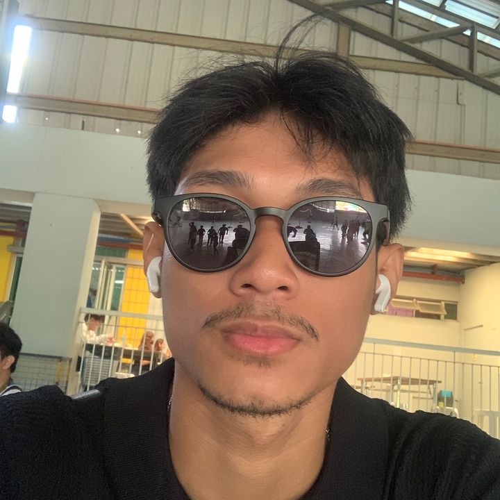 Profile Picture of John. (@johnmetante) on Tiktok