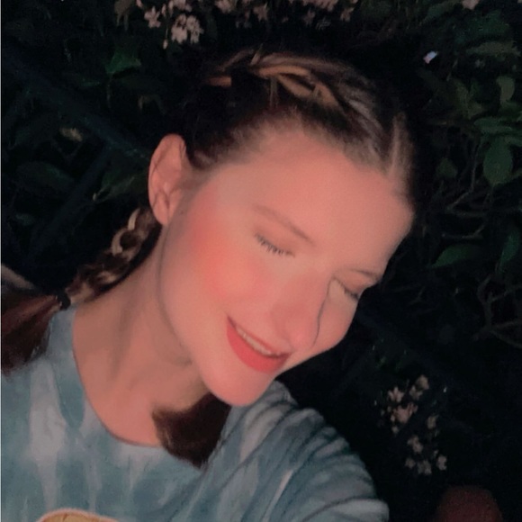 Profile Picture of Eva Olson (@eviecath) on Poshmark