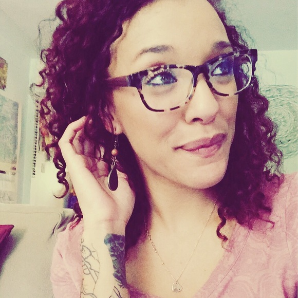 Ebony Burish - Poshmark Profile Picture of Ebony Burish (@gypsyanne) on Poshmark