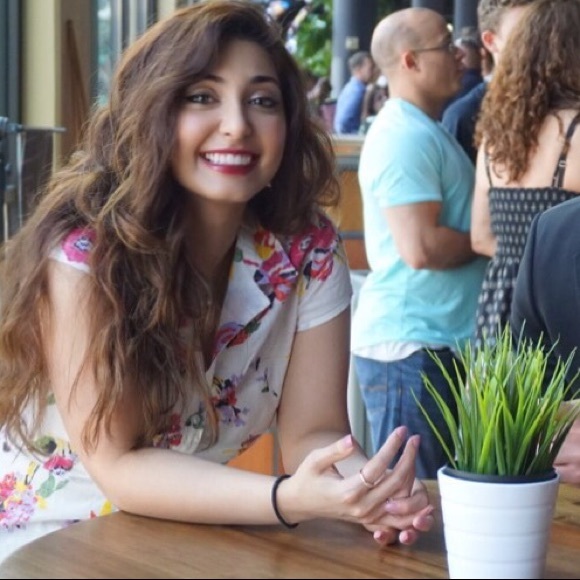 Profile Picture of Faryal Ahmed (@thisisfaryal) on Poshmark