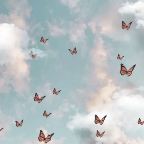 Profile Picture of Emma Gartrell (@emma_cloths) on Poshmark