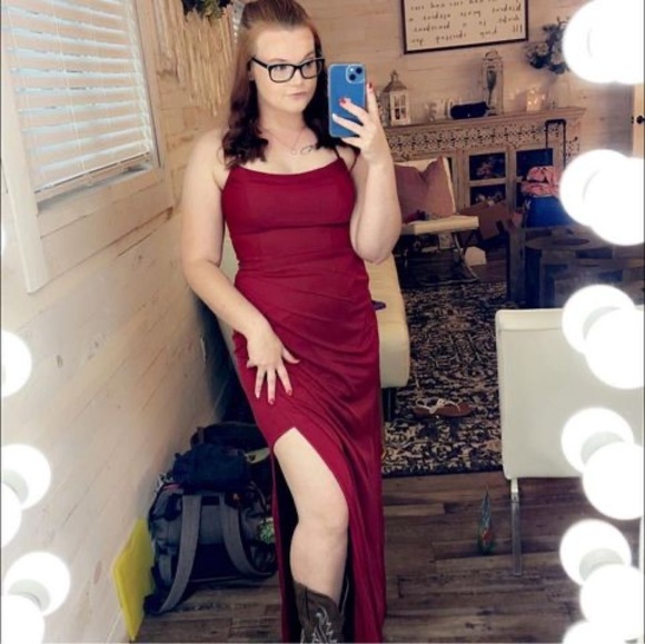 Kaitlyn Lapete - Poshmark Profile Picture of Kaitlyn Lapete (@kaitlynlapete27) on Poshmark