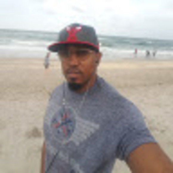 Profile Picture of Sean Watson (@fatherfigure04) on Poshmark
