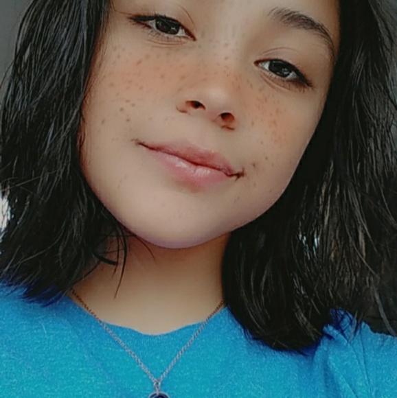 Lacey Fildes - Poshmark Profile Picture of Lacey Fildes (@laceyfildes) on Poshmark