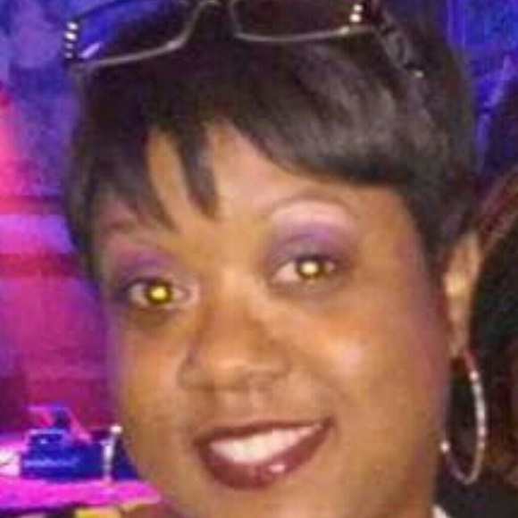 Profile Picture of Kiffney Mullins (@kiphne) on Poshmark