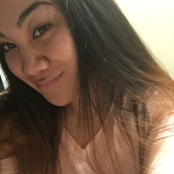 Profile Picture of Sioana Vakameilalo (@sioanav20) on Poshmark
