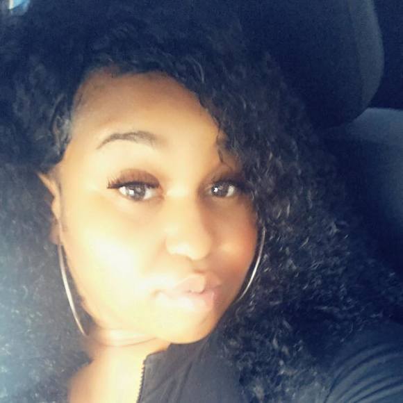Profile Picture of Shamonica Brazzle (@urshawn1002) on Poshmark